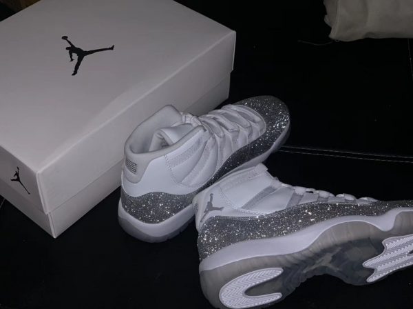 dark look - WMNS Air Jordan 11 Metallic Silver (3)