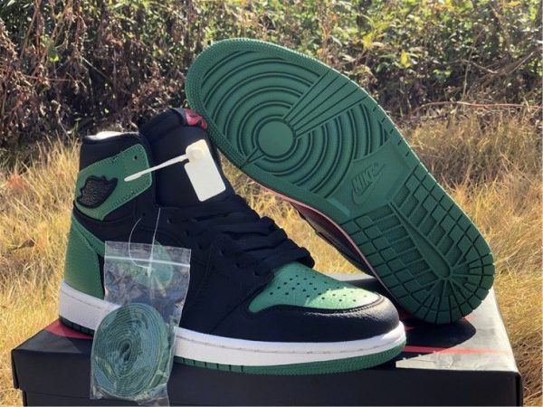 Air Jordan 1 High OG Black Pine Green bottom