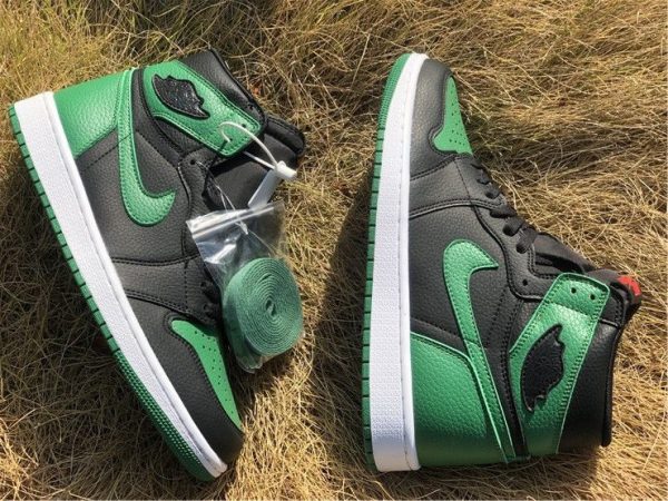 Air Jordan 1 High OG Black Pine Green shoelaces