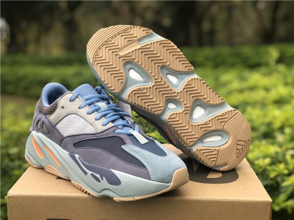 adidas Yeezy Boost 700 Carbon Blue gun