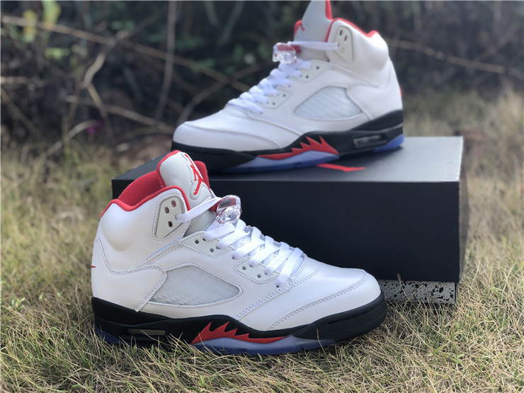 Jordan 5 Retro Fire Red Silver Tongue 2020