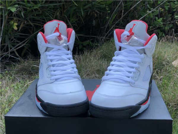 Jordan 5 Retro Fire Red Silver Tongue look