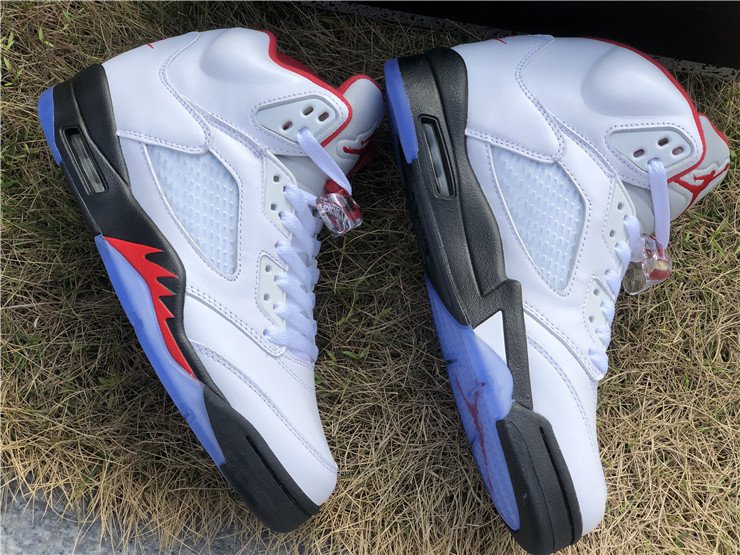 Jordan 5 Retro Fire Red Silver Tongue shoes