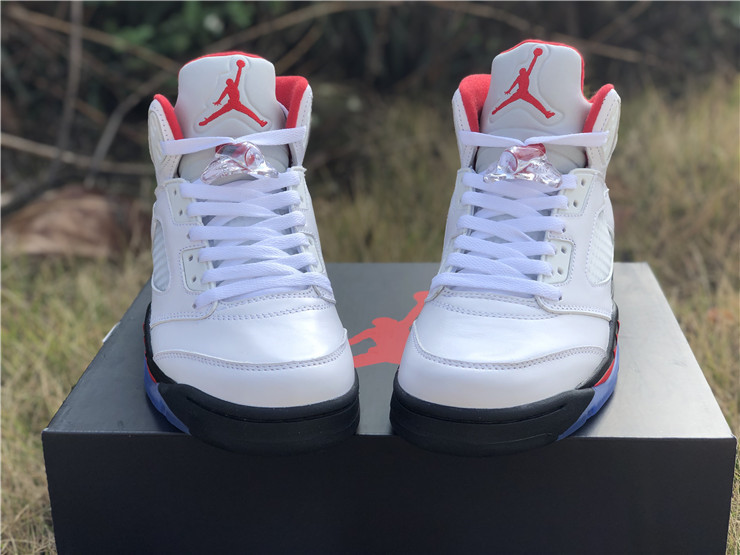 Jordan 5 Retro Fire Red Silver Tongue sneaker