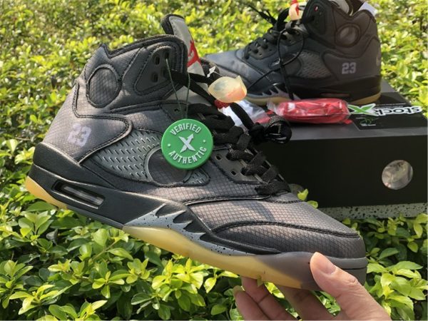 New Air Jordan 5 Off-White lateral panel