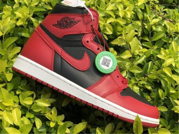 Air Jordan 1 High 85 Chicago 2020 Varsity Red panel