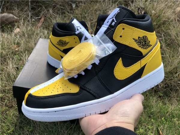 Air Jordan 1 Mid Bruce Lee Lakers on hand look