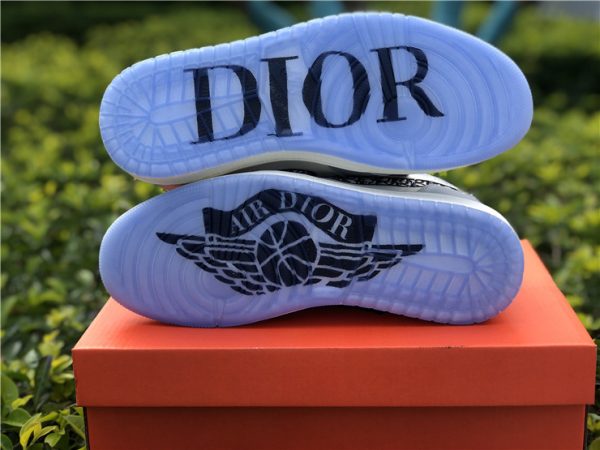 Dior x Air Jordan 1 High OG 2020 bottom sole look