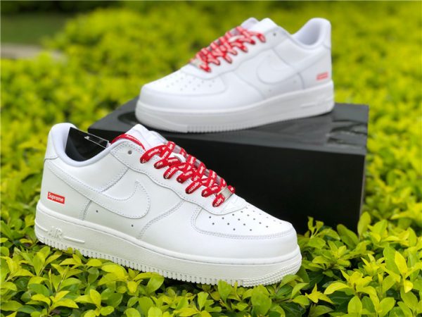 Nike Air Force 1 Low Supreme White panel