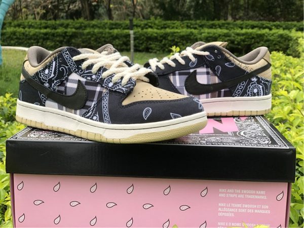 real Travis Scott Black Nike SB Dunk Low pics