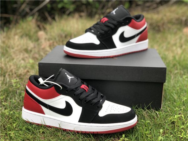 Air Jordan 1 Low Black Toe box