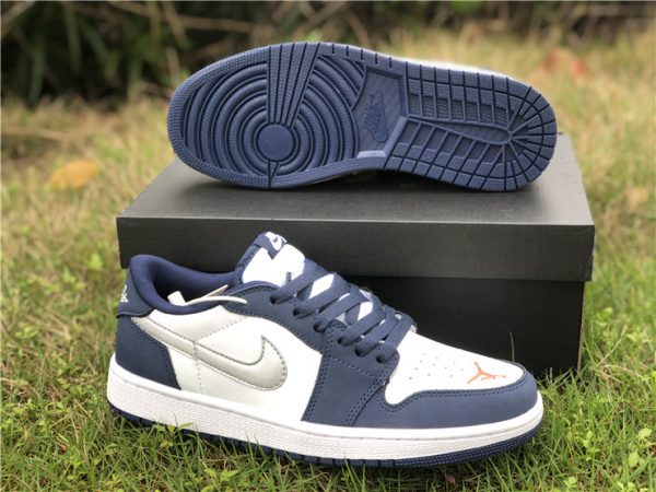 Jordan 1 Low SB Midnight Navy bottom sole