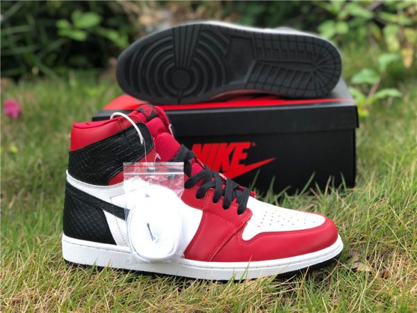 Air Jordan 1 High OG Satin Snake Chicago