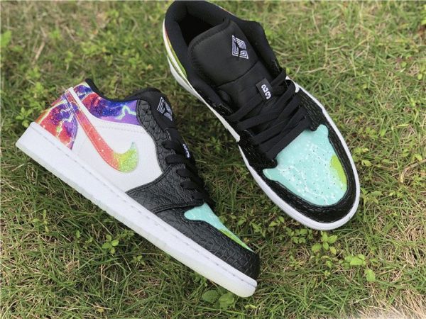 Air Jordan 1 Low Galaxy Snakeskin upper