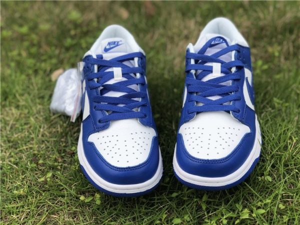 Nike Dunk Low Kentucky Varsity Royal tongue