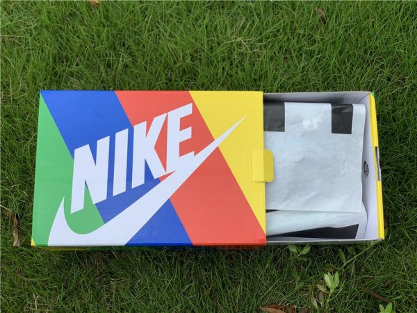Ben and Jerrys x sacai Nike LdWaffle Chunky Dunky Box
