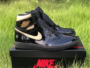 Air Jordan 1 High OG Black Metallic Gold Patent