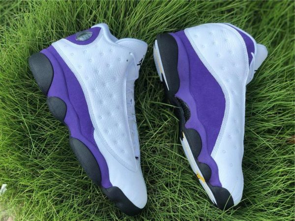 Air Jordan 13 Los Angeles Lakers lateral side