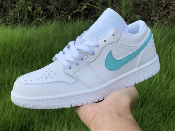 GS Air Jordan 1 Low on hand look