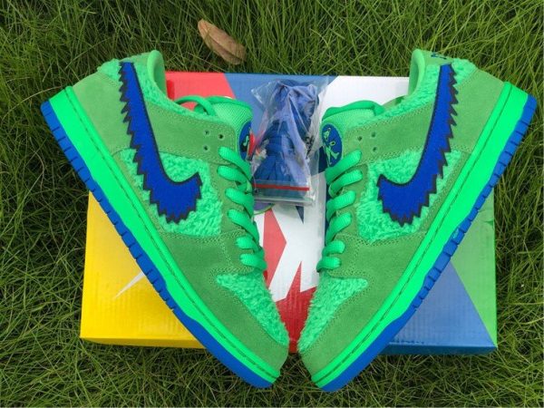 Grateful Dead x Nike Dunk Low SB Green Bear CJ5378-300 Top