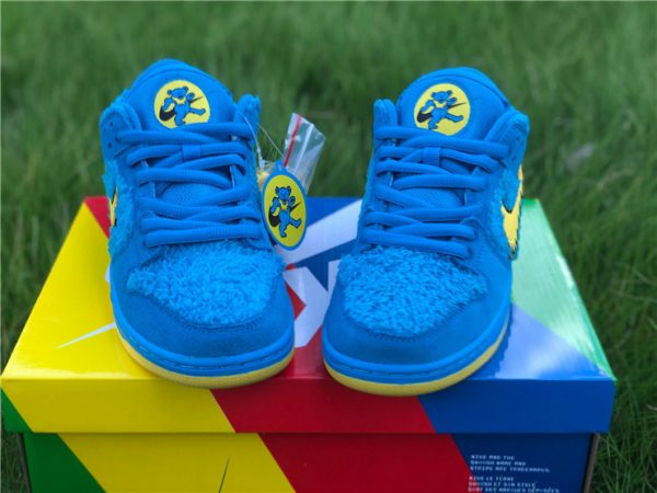 Grateful Dead x Nike SB Dunk Low Blue Bear fuzzy upper