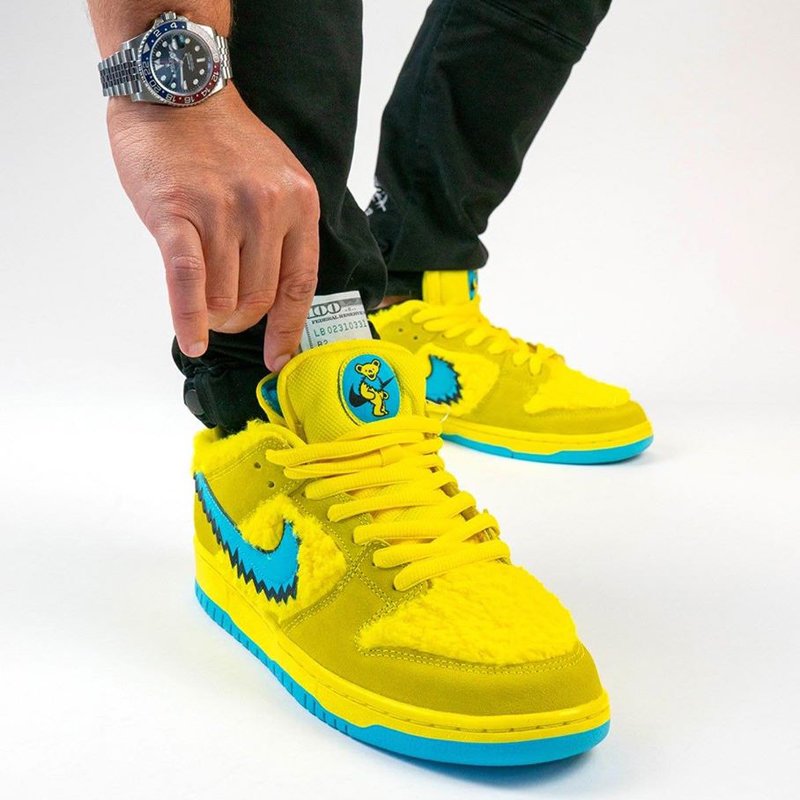 Grateful Dead x Nike SB Dunk Low Yellow Bear On Feet