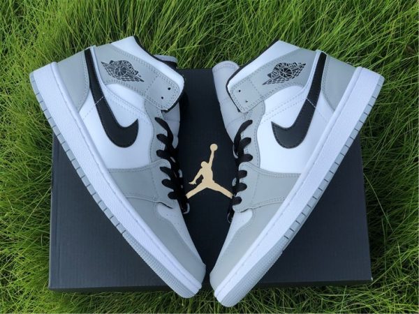 Jordan 1 Mid Light Smoke Grey lateral side