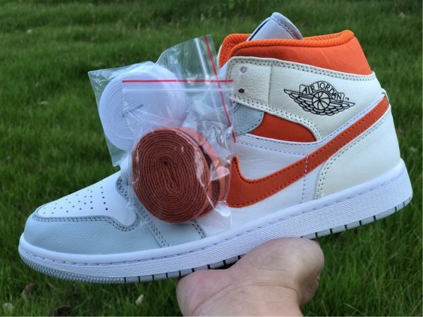 Jordan 1 Mid Starfish Orange Pure Platinum extra shoelace