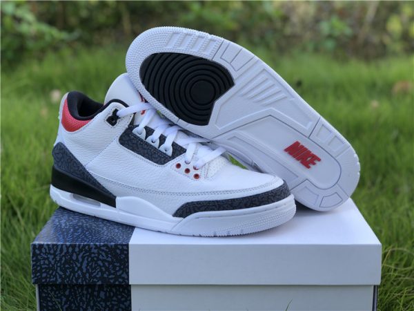 Jordan 3 SE Denim Fire Red bottom