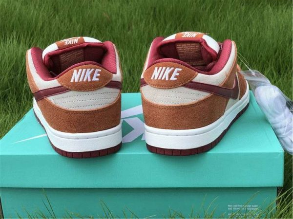 Nike Dunk Low Pro SB Dark Russet heel