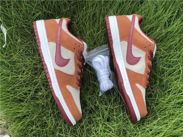 Nike Dunk Low Pro SB Dark Russet shoelaces