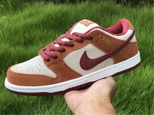 Nike Dunk Low Pro SB Dark Russet shoes