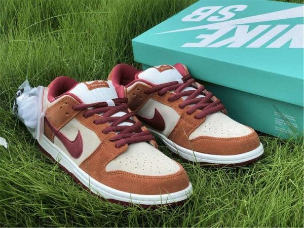 Nike Dunk Low Pro SB Dark Russet suede