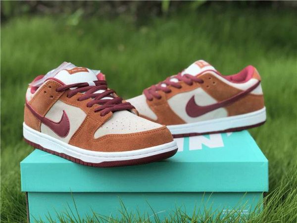 Nike Dunk Low Pro SB Dark Russet toe