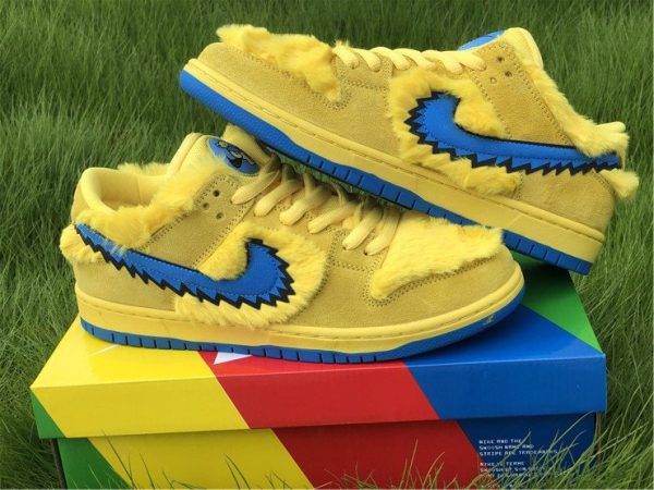 Nike SB Dunk Low Grateful Dead Bears In Yellow CJ5378-700 Pair