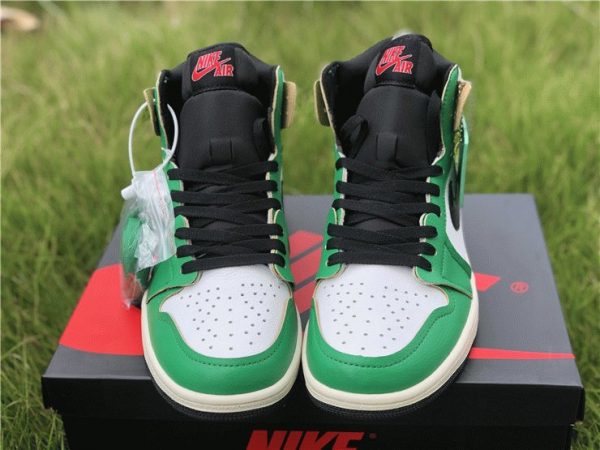 Air Jordan 1 High OG Lucky Green tongue