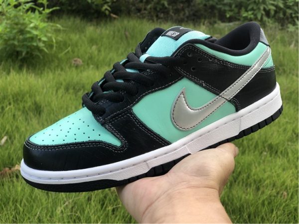 Diamond Supply Co. x Dunk Low Pro SB black