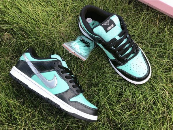 Diamond Supply Co. x Dunk Low Pro SB shoes