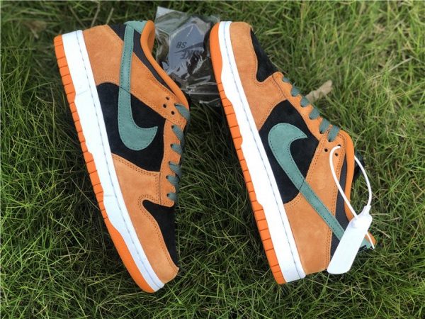 Nike Dunk Low Ceramic Orange Pair