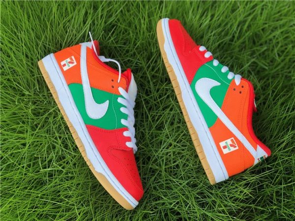 7-Eleven X Nike SB Dunk Low white swoosh