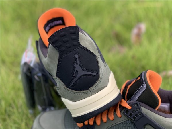 Air Jordan 4 x Travis Scott heel jumpman logo