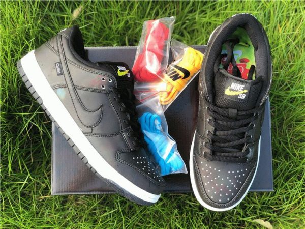 Civilist x Nike SB Dunk Low shoelaces