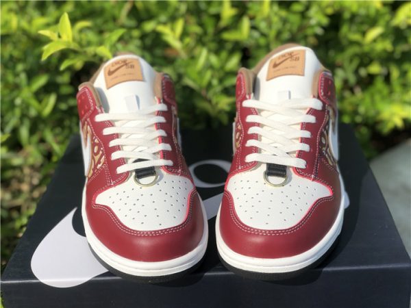 Dior Nike SB Dunk Low Vibrant Red tongue