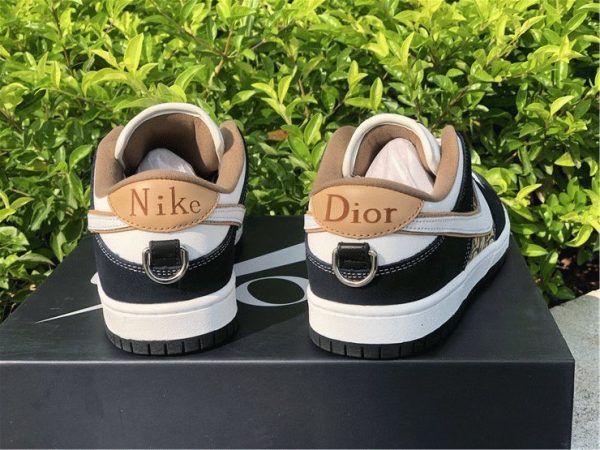 Dior Travis Scott x Dunk Low SB Cactus Jack heel