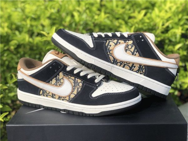 Dior Travis Scott x Dunk Low SB Cactus Jack swooshes