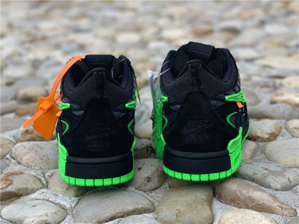 Off-White x Air Rubber Dunk Green Strike black heel