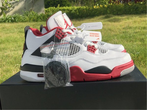 Air Jordan 4 OG Fire Red 2020