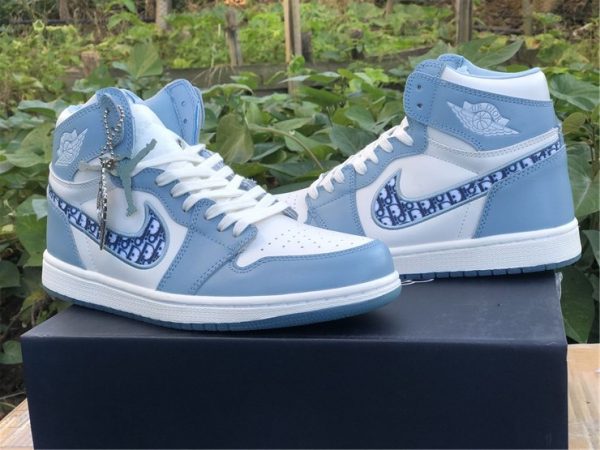 Dior x Air Jordan 1 University Blue mudguard