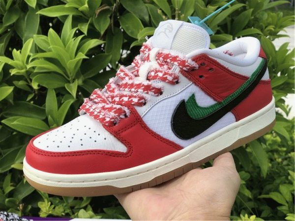 Frame Skate x Nike SB Dunk Low Habibi double swoosh