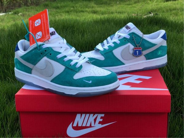 Kasina x Nike Dunk Low Neptune Green front